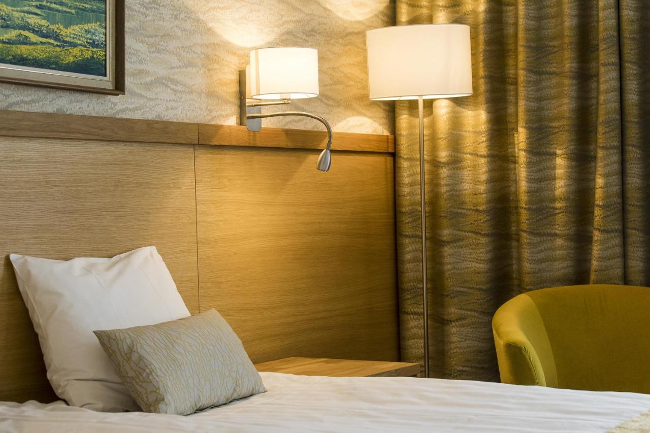Hotel Aakenus Рованиеми Экстерьер фото