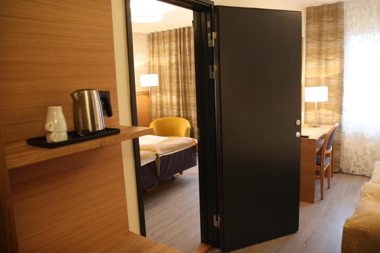 Hotel Aakenus Рованиеми Экстерьер фото